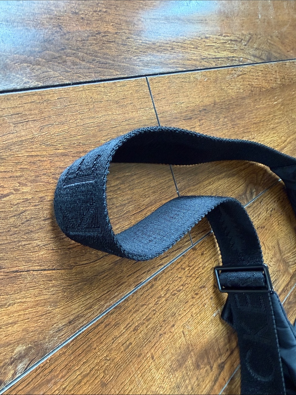 Thacker Crossbody Bag - Picture 4 of 5